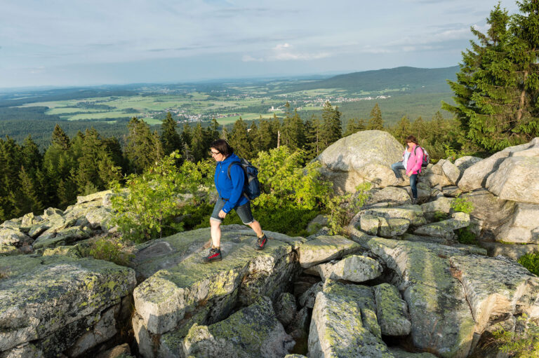 Wanderer-im-Fichtelgebirge_3-A